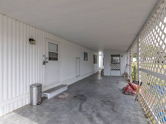 4th image of 36145 Plum Ave