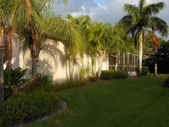 Side Yard (West Side)