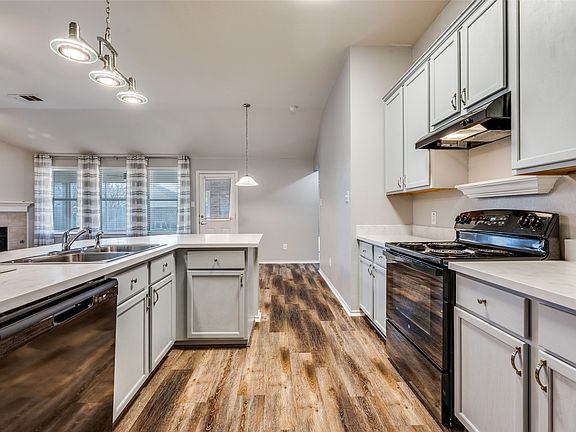 3rd image of 1277 Stone Ln