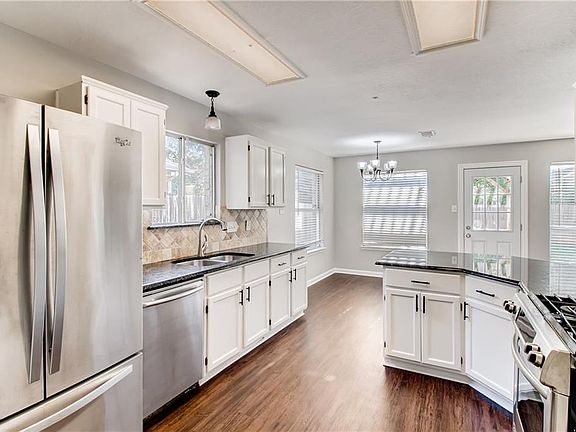 5th image of 734 Texas Oak Trl