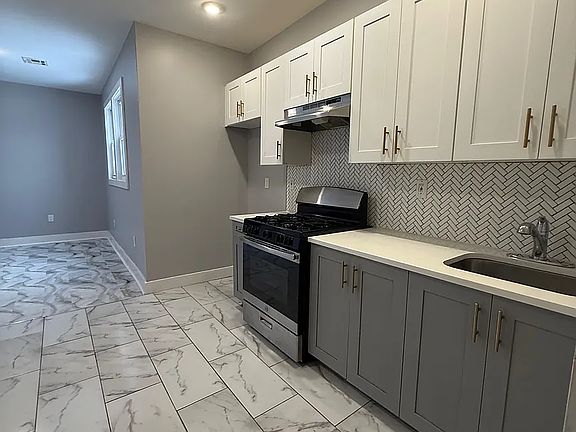 2nd image of 61 16th Ave #5C