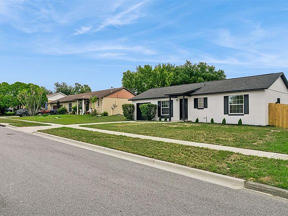 3rd image of 3117 KNIGHTSBRIDGE ROAD
