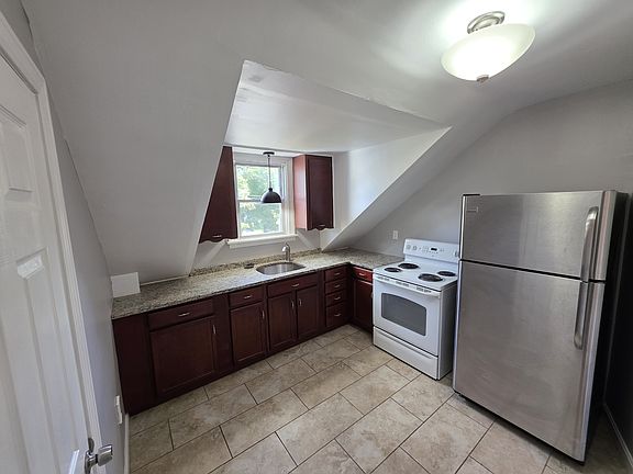 2nd image of 61-65 Magnolia St