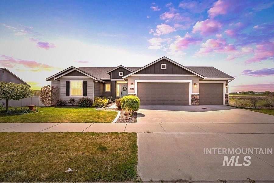 1st image of 2025 N Thistle Dr