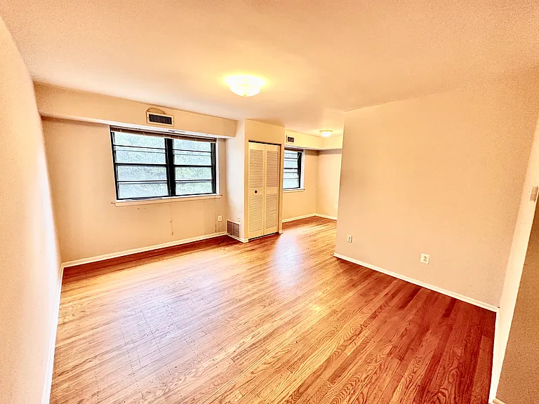 3409 Cresson St #6 — Photo 1