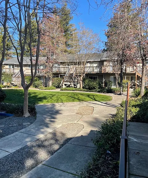 North Dutton Place Apartments — Photo 8