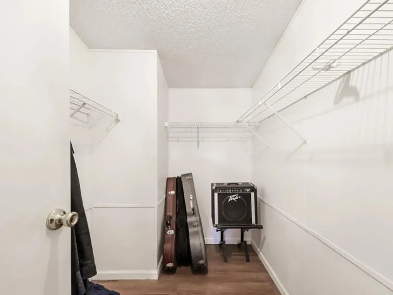 978 Cold Spring Rd #4 — Photo 3