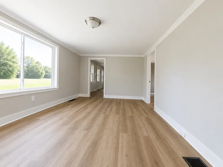 718 E Brady Rd — Photo 3