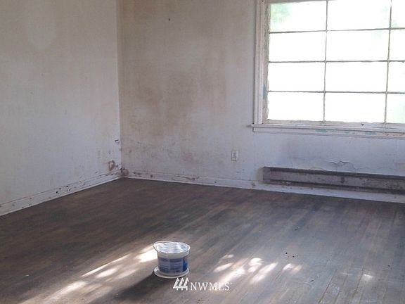 5th image of 4533 E E Street