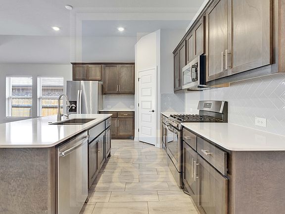 4th image of 160 Sangaree Dr