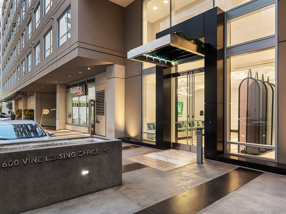 Entrance to 1600 Vine in Hollywood, CA.