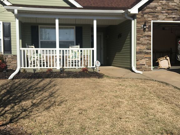 3rd image of 711 Oglesby Creek Ln