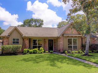 5834 Braesheather Dr, Houston, TX 77096