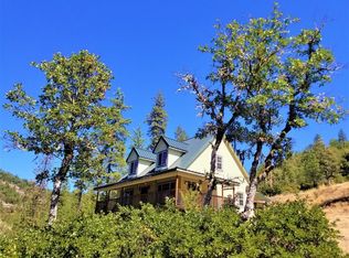 2480 Crowfoot Rd, Eagle Pt, OR 97524