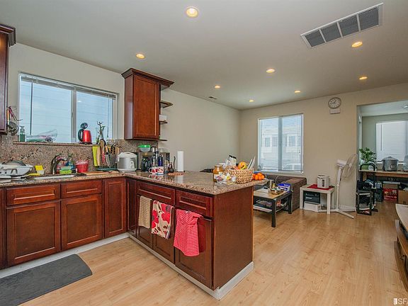 3rd image of 2909 Jennings St