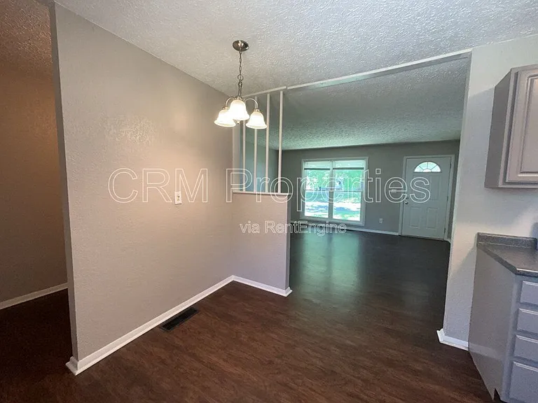 900 Miami Blvd — Photo 10