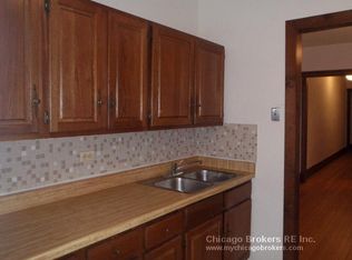 1524 W Berteau Ave, Chicago, IL 60613