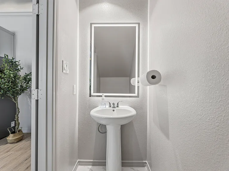 Frontera Shores Townhomes — Photo 11