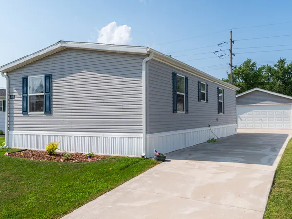 1061 Daleann Ave, Dekalb, IL 60115