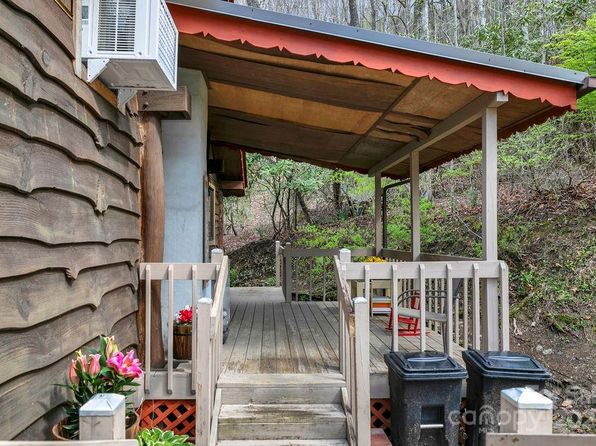 159 Willow Ln, Rosman, NC 28772