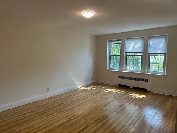 24 Concord Ave #312, Cambridge, MA 02138