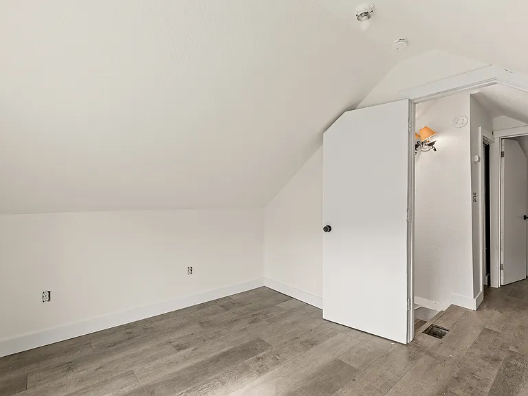 114 E Sherman Ave — Photo 25