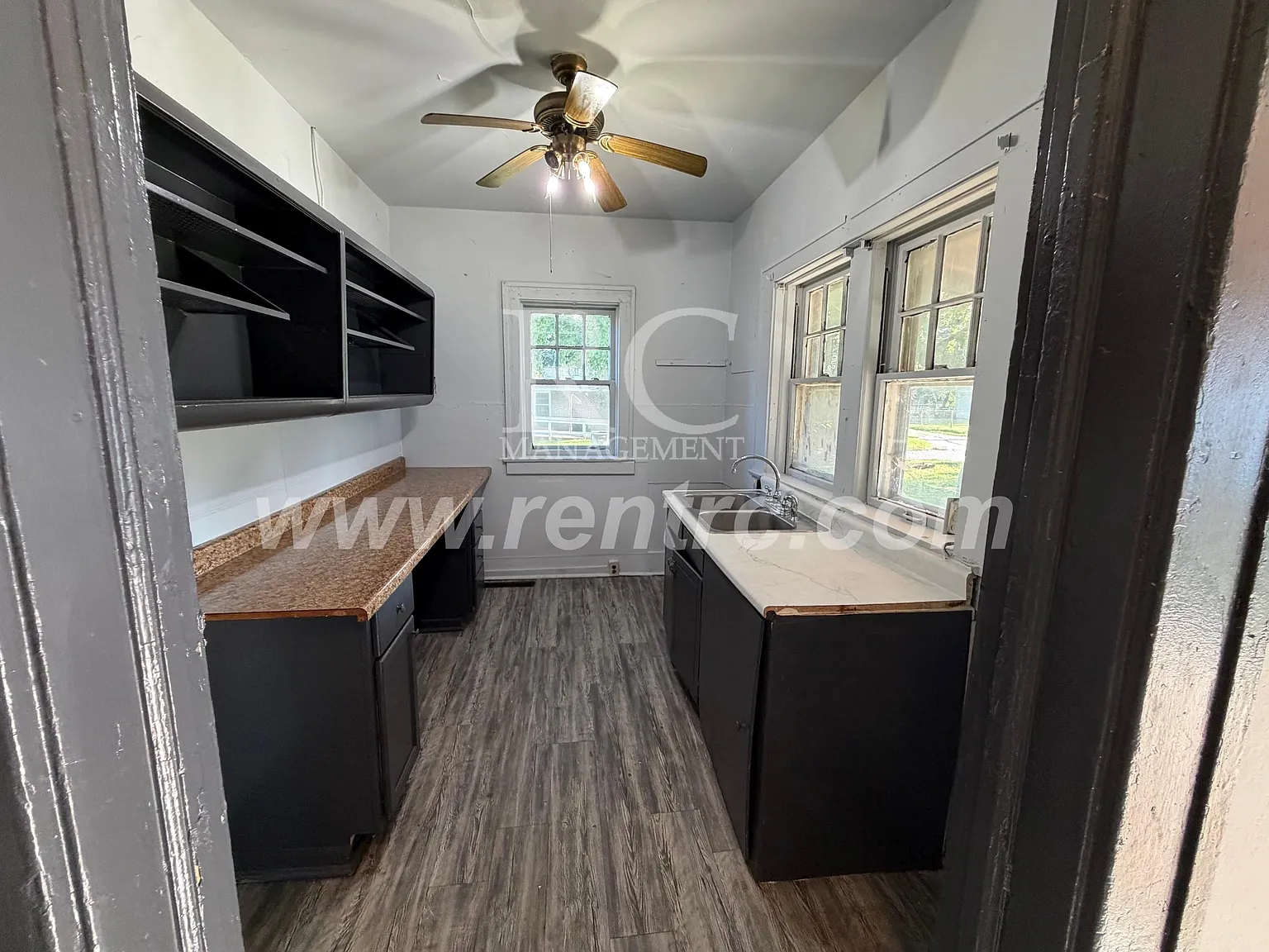 2 bed, 950 sqft, $795 — Photo 2