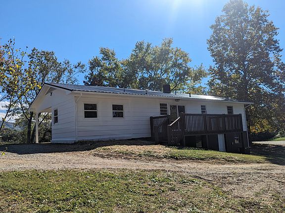 3rd image of 417 Summit Dr