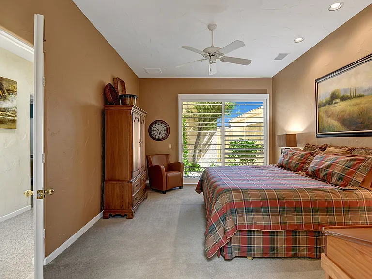 383 Desert Holly Dr — Photo 20