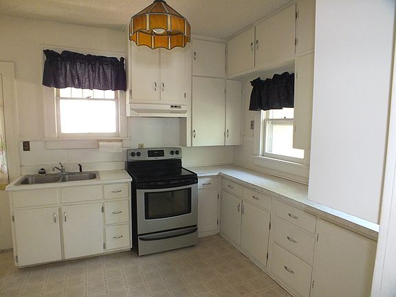 5th image of 211 Ross Ave