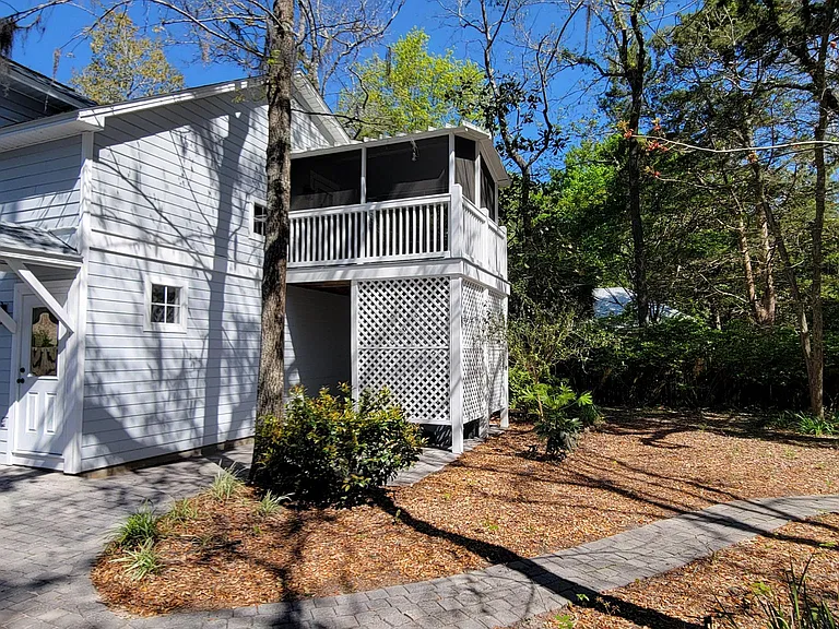 Carriage Apartment with 2nd Floor Patio & Outdoor Storage Underneath
