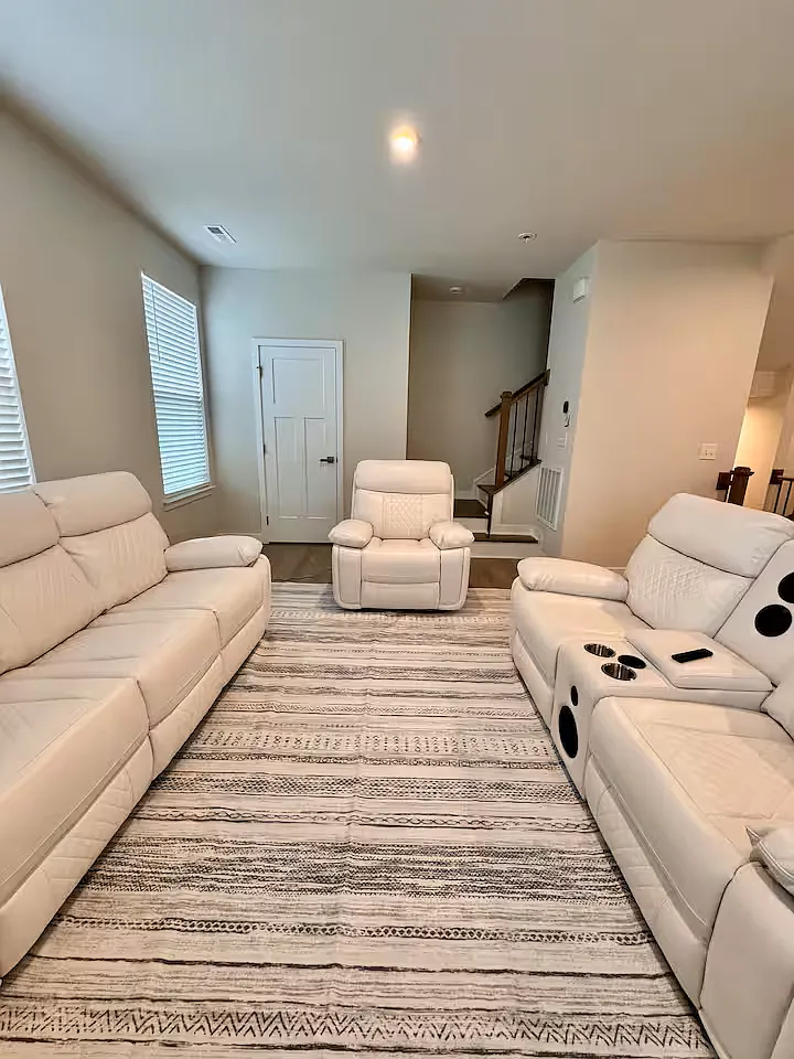 3 bed, 2.5 bath, 1741 sqft, $3,400 — Photo 3