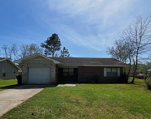 1805 Courtney Dr Photo 1