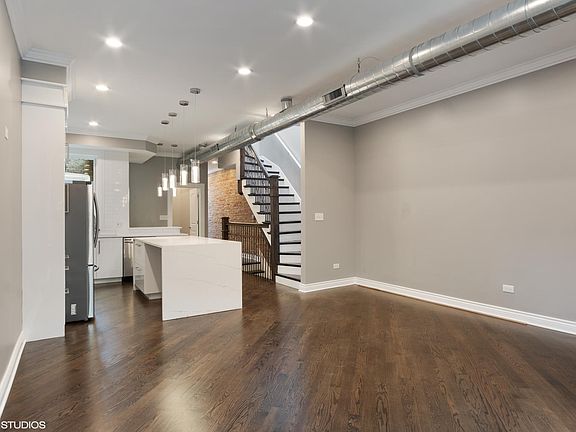 2nd image of 608 W Arlington Pl #2