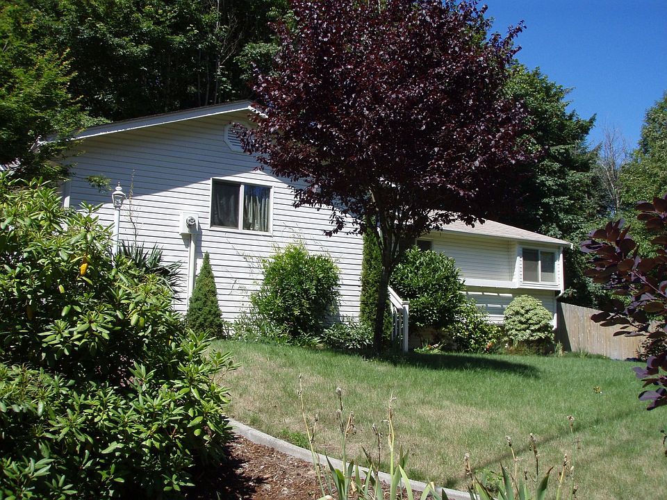 1st image of 4100 Songbird Ln NW