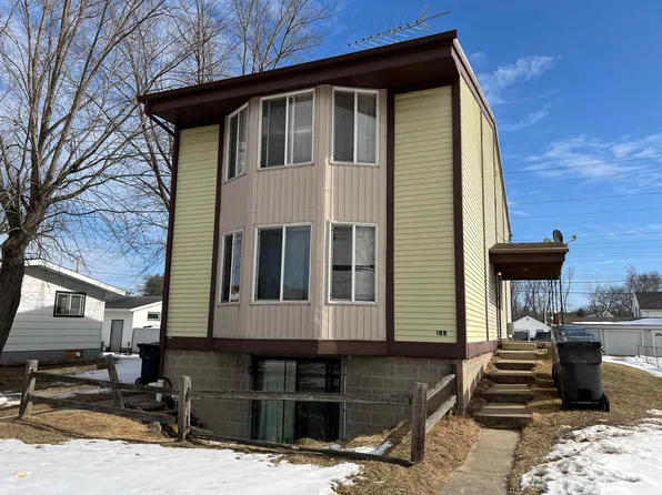 108 N Franklin St, Poynette, WI 53955