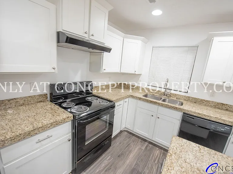 Foothill Terrace — Photo 285