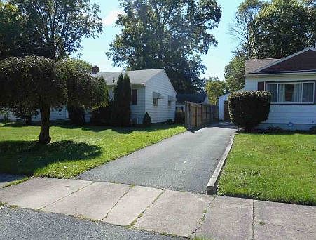 2nd image of 3357 Quentin Dr