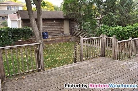 4th image of 208 Queen Ave S