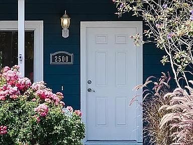 3rd image of 2500 Crestmoor Dr
