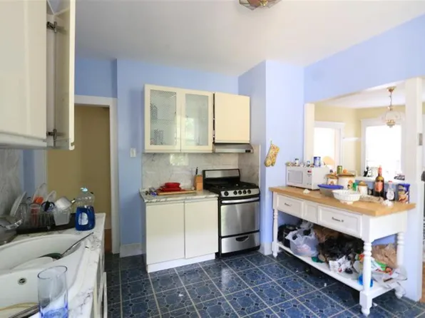 19 Park Ave, Somerville, MA