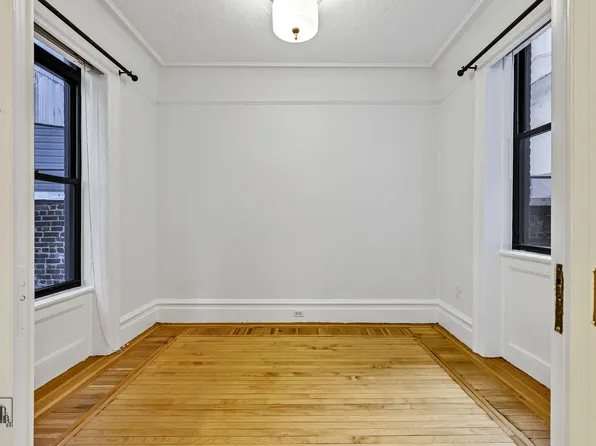 105 East 15th Street image 6 of 26