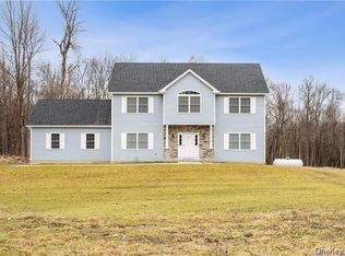 7 Bert McCord Dr, Pine Bush, NY 12566