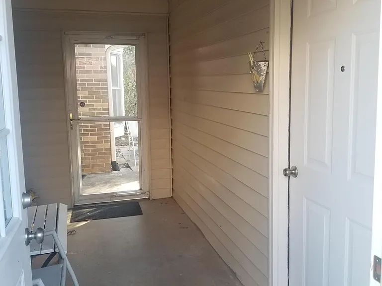 112 Linda Ln #B — Photo 2