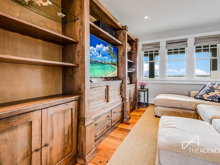 225 E Lake Dr — Photo 4