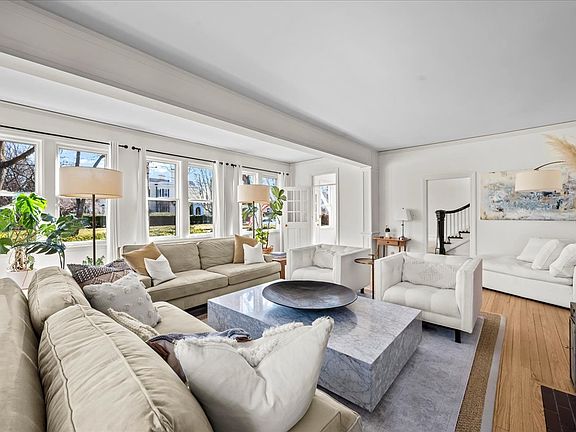 5th image of 274 Vine Ave