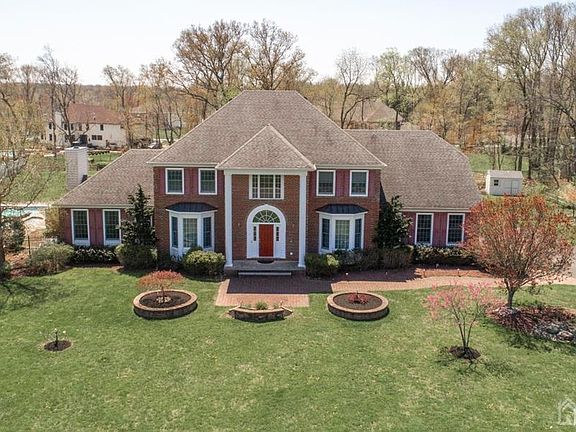 2nd image of 1 Blue Diamond Hill Ct