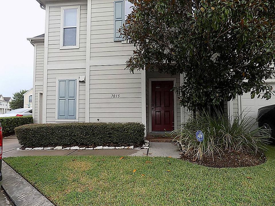 1st image of 7015 Woodridge Row Dr