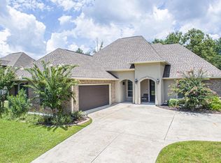 7668 Crescent Way Dr, Pass Christian, MS 39571