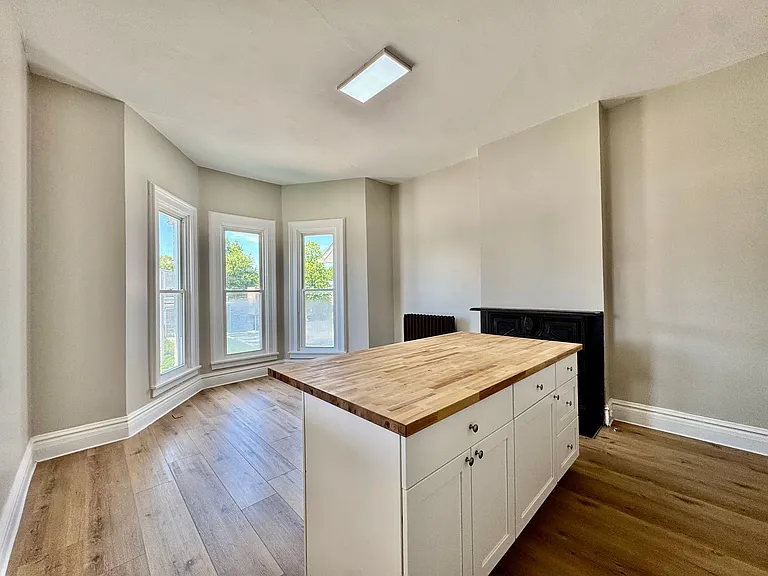 611 N. Main — Photo 15
